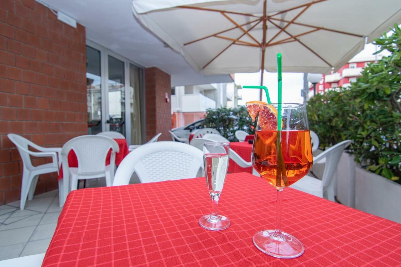 Hotel Napoleon Riccione Exterior photo